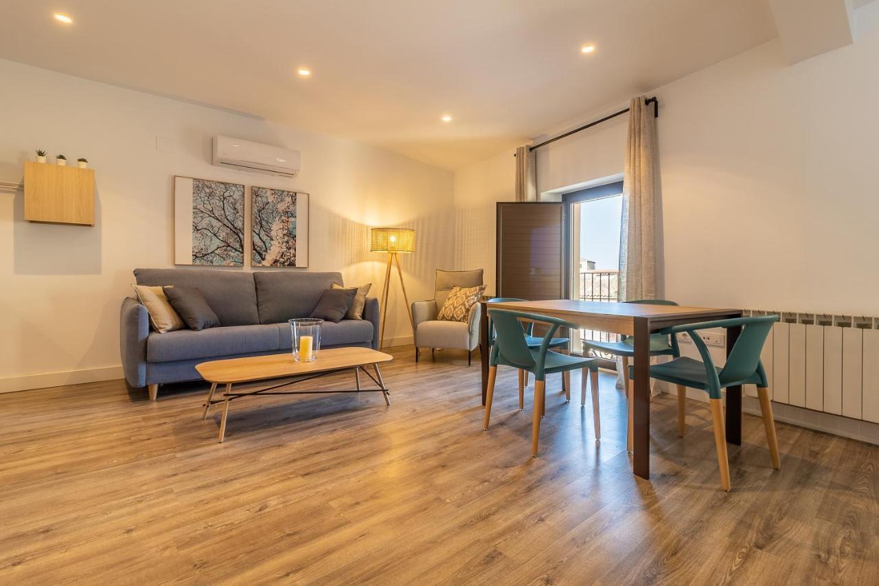 Apartamentos El Patio Plaza Santa Clara Caces מראה חיצוני תמונה