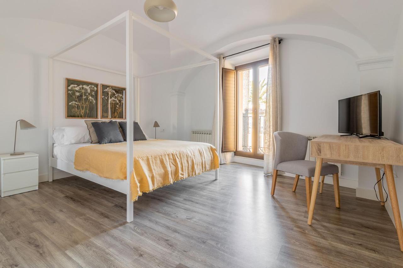 Apartamentos El Patio Plaza Santa Clara Caces מראה חיצוני תמונה