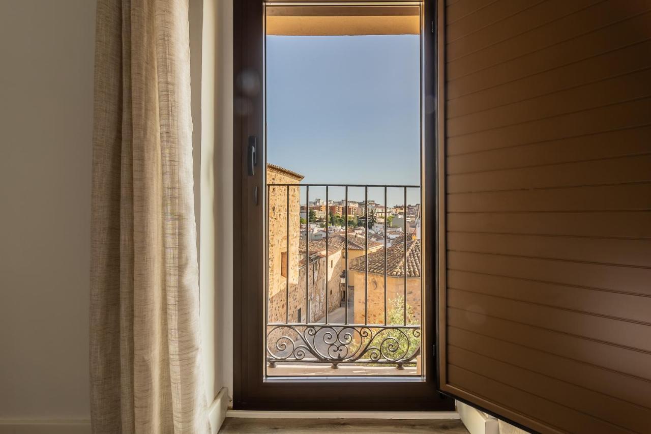 Apartamentos El Patio Plaza Santa Clara Caces מראה חיצוני תמונה