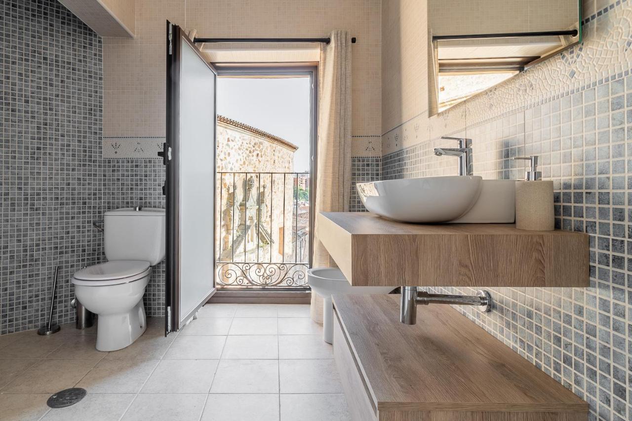 Apartamentos El Patio Plaza Santa Clara Caces מראה חיצוני תמונה